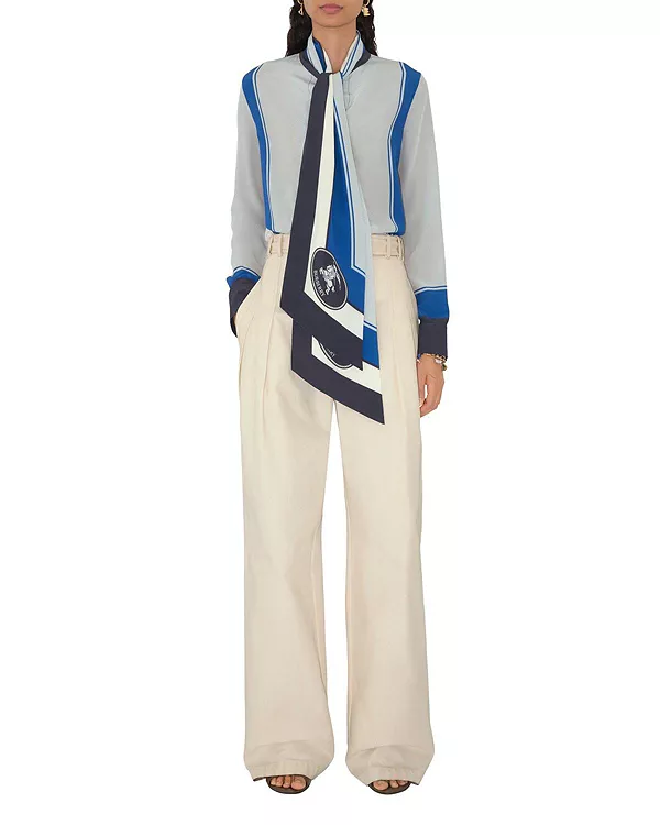 Приталенная рубашка из шелкового шарфа с изображением рыцарской марки Burberry, синий
Приталенная рубашка из шелкового шарфа с изображением рыцарской марки Burberry, синий