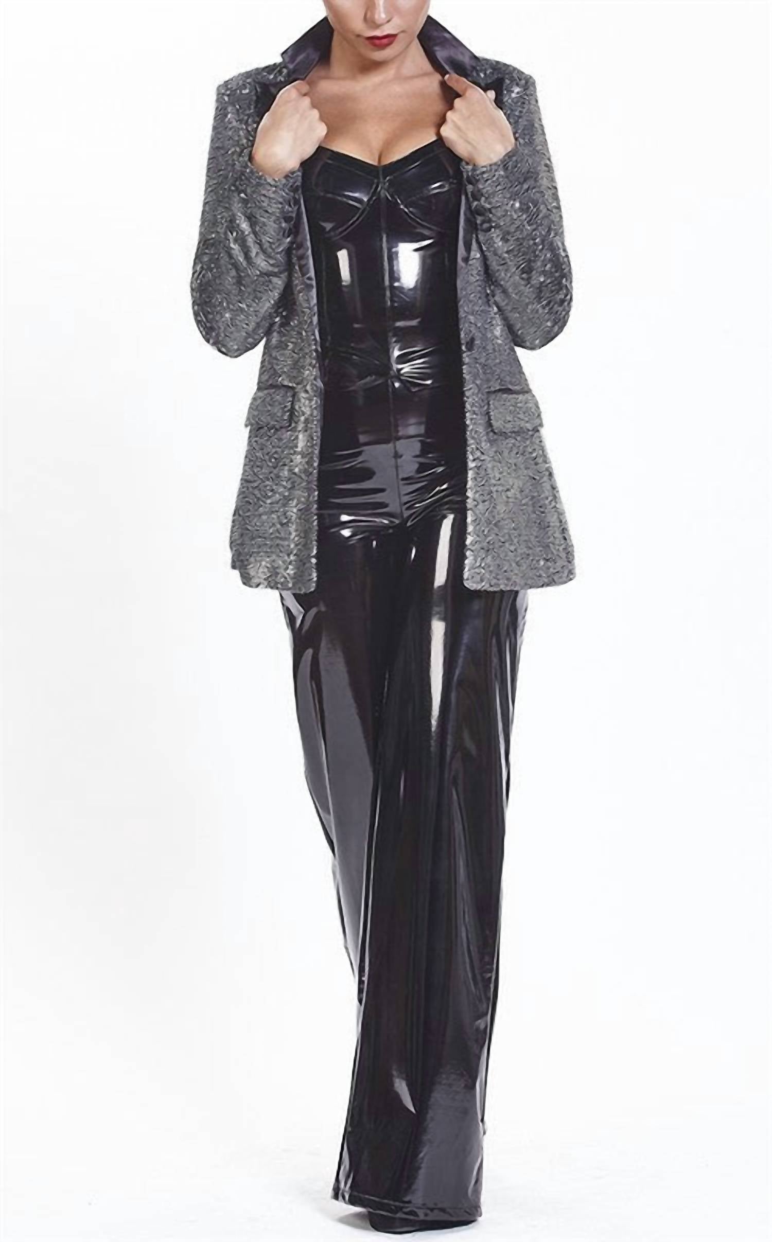 Пиджак-смокинг с пайетками серого цвета RoseVelvet
Пиджак-смокинг с пайетками серого цвета RoseVelvet