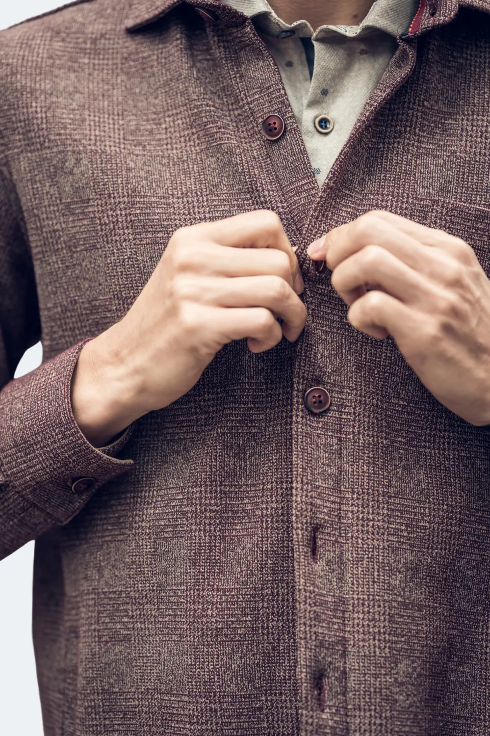 Бежево-бордовая клетчатая рубашка с узором «акулий зуб» Luchiano Visconti, мультиколор
Бежево-бордовая клетчатая рубашка с узором «акулий зуб» Luchiano Visconti, мультиколор