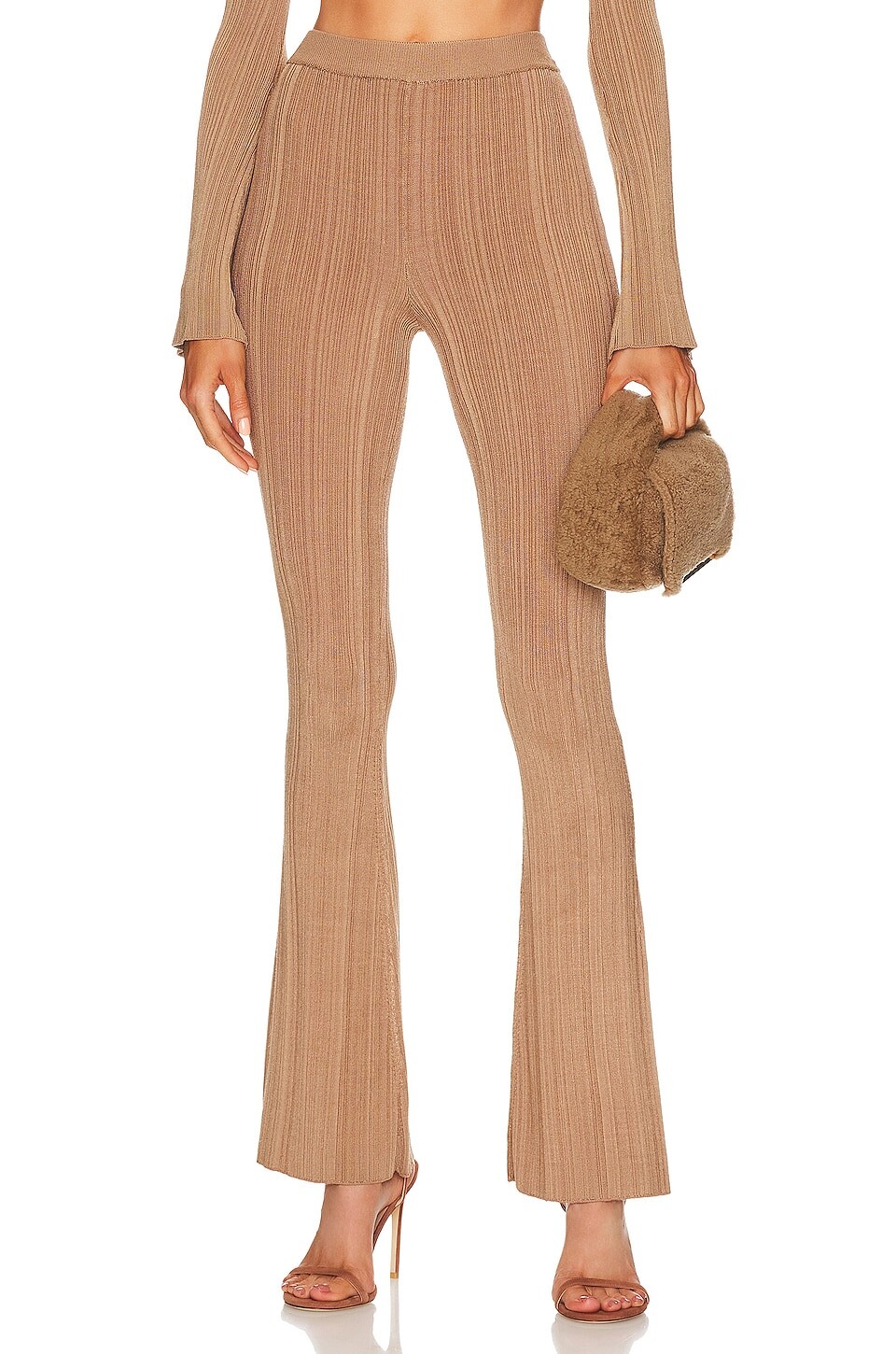 Брюки Michael Costello x REVOLVE Kadri, цвет Mocha
Брюки Michael Costello x REVOLVE Kadri, цвет Mocha