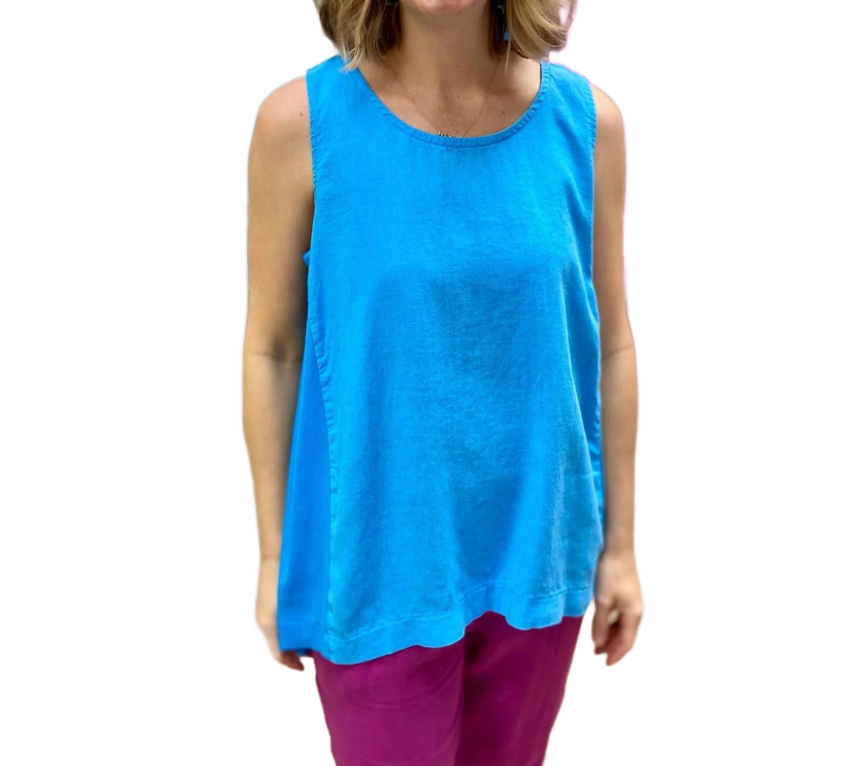 Топ с боковыми разрезами в океаническом цвете M made in Italy, Ocean
Топ с боковыми разрезами в океаническом цвете M made in Italy, Ocean