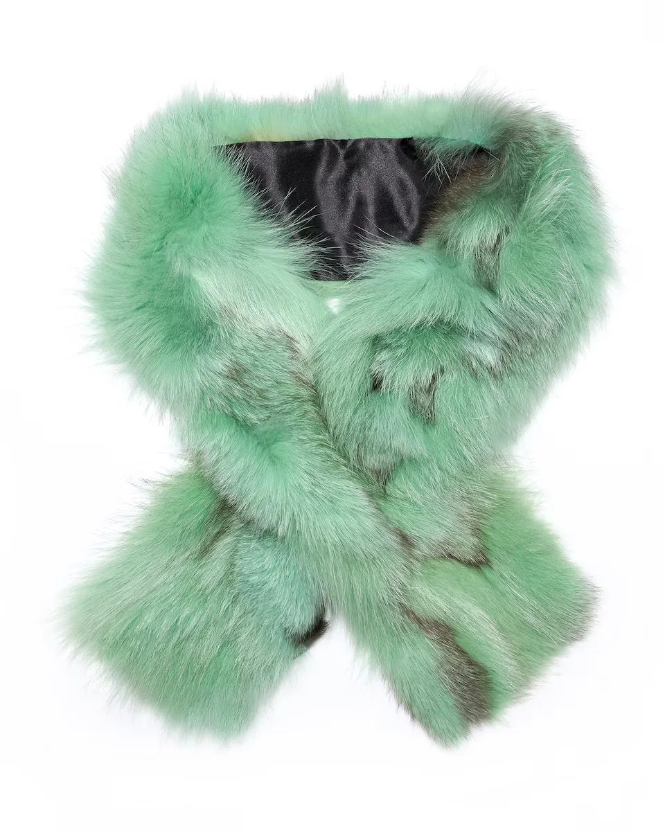 Зеленый меховой шарф из песца в стиле пэчворк Maximilian, светло-зеленый
Зеленый меховой шарф из песца в стиле пэчворк Maximilian, светло-зеленый