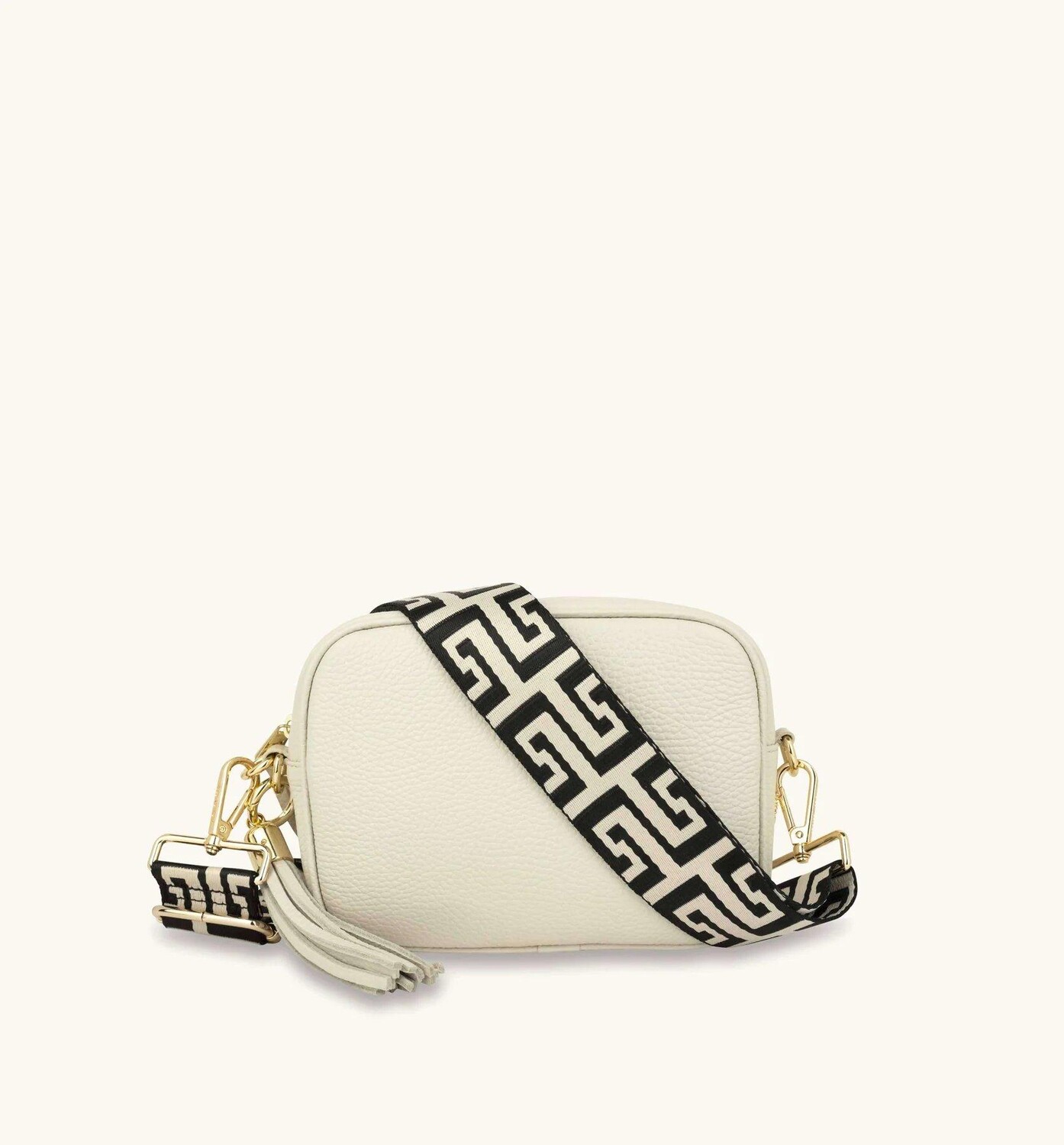 Кожаная сумка через плечо Stone с черным ремешком Maze Apatchy London, бежевый
Кожаная сумка через плечо Stone с черным ремешком Maze Apatchy London, бежевый