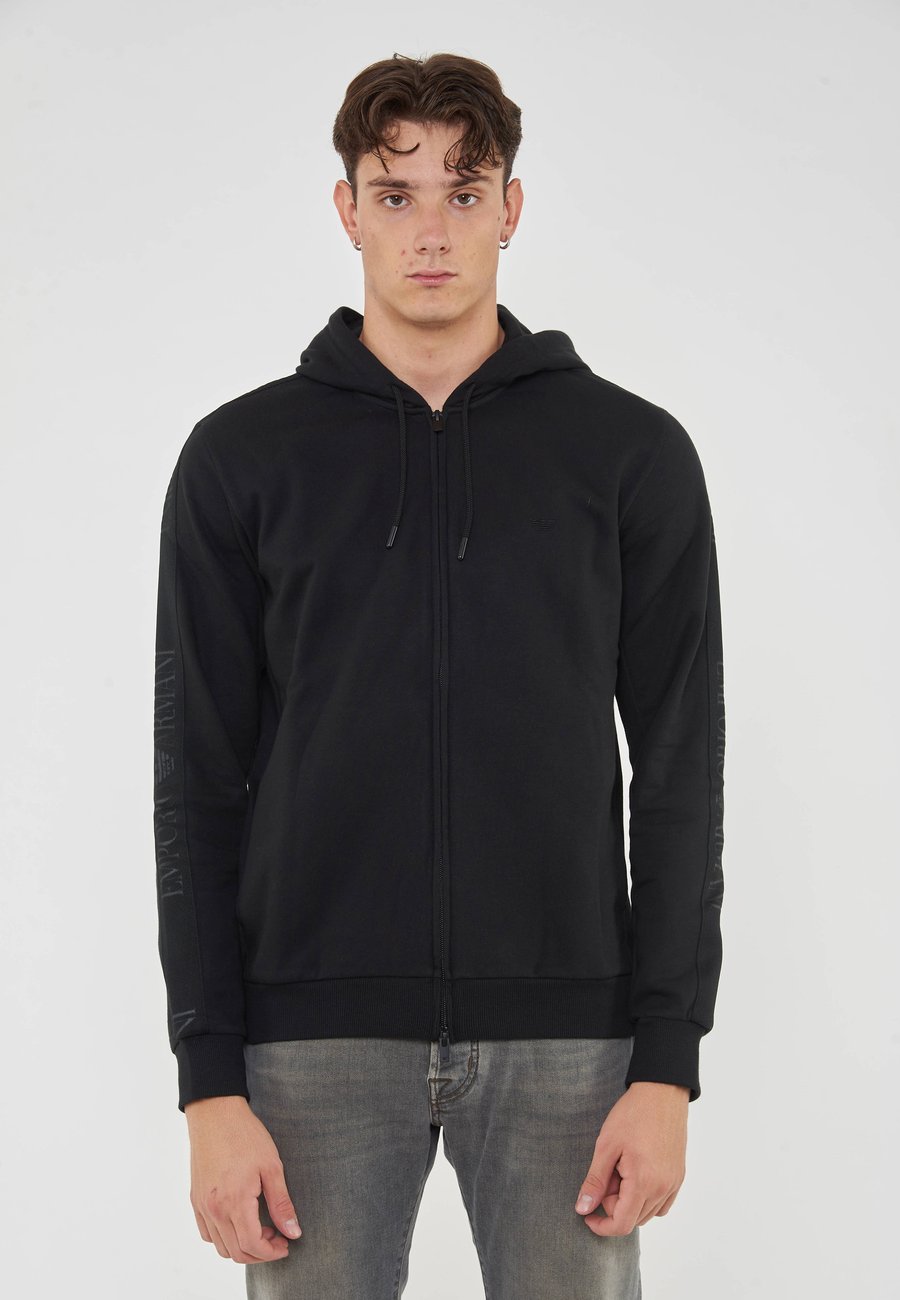 Толстовка Emporio Armani Zip-up sweatshirt, Black
Толстовка Emporio Armani Zip-up sweatshirt, Black