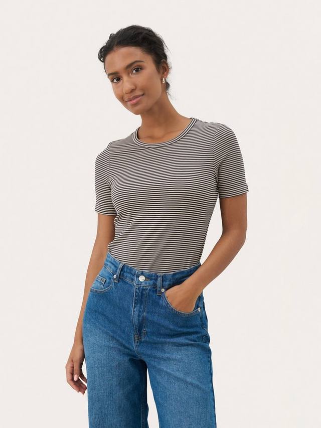 Топ с длинными рукавами Nikou в полоску Part Two
Топ с длинными рукавами Nikou в полоску Part Two