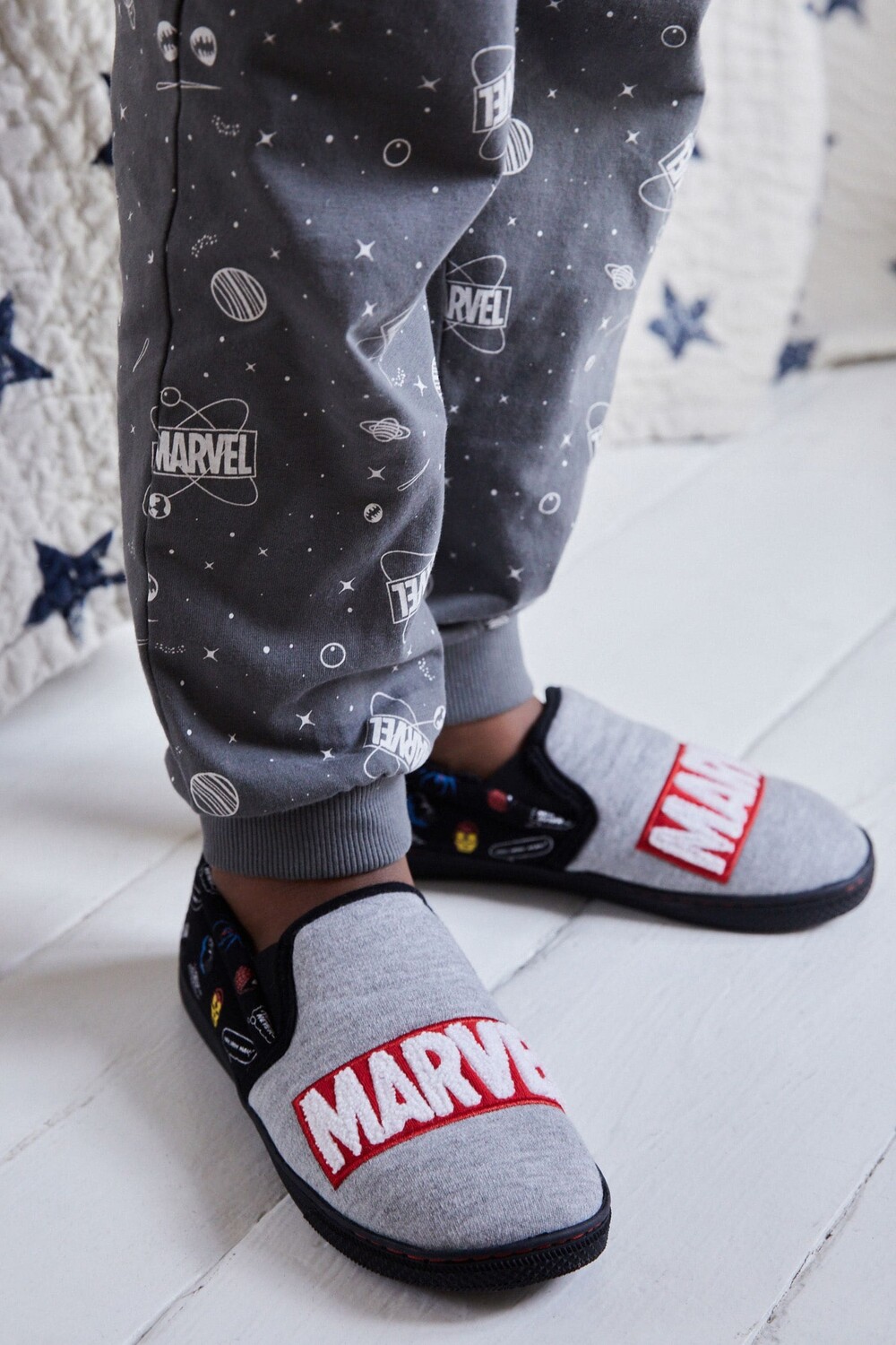 Тапочки Marvel на чашечной подошве Next, серый 
Тапочки Marvel на чашечной подошве Next, серый