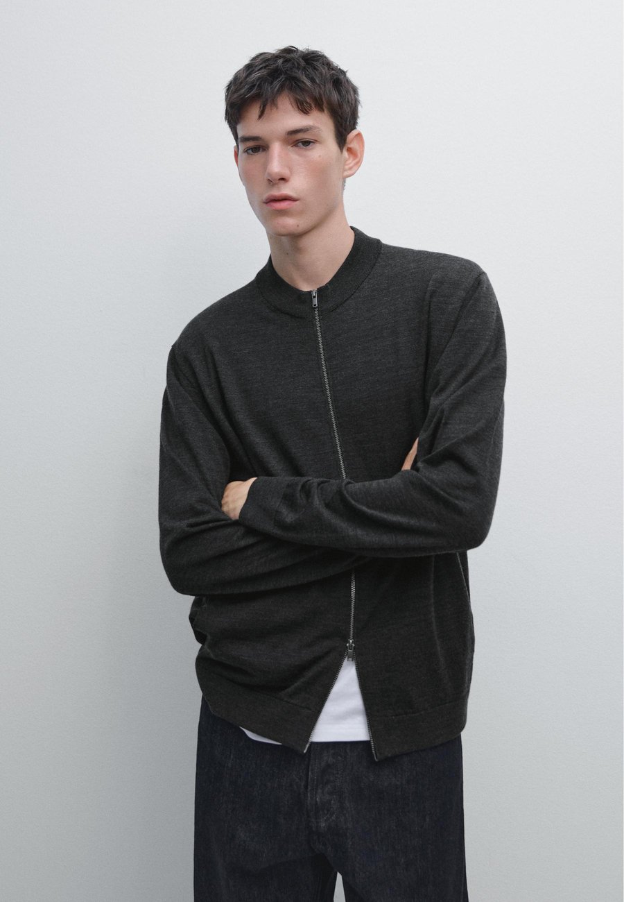 Толстовка Massimo Dutti Zip-up sweatshirt, Dark Grey
Толстовка Massimo Dutti Zip-up sweatshirt, Dark Grey