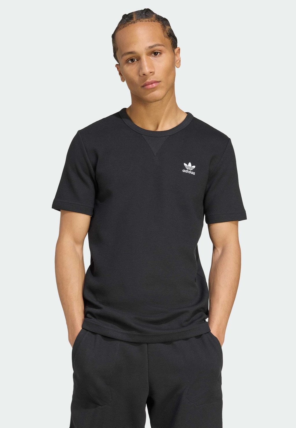 Базовая футболка Adidas Originals, черный 
Базовая футболка Adidas Originals, черный