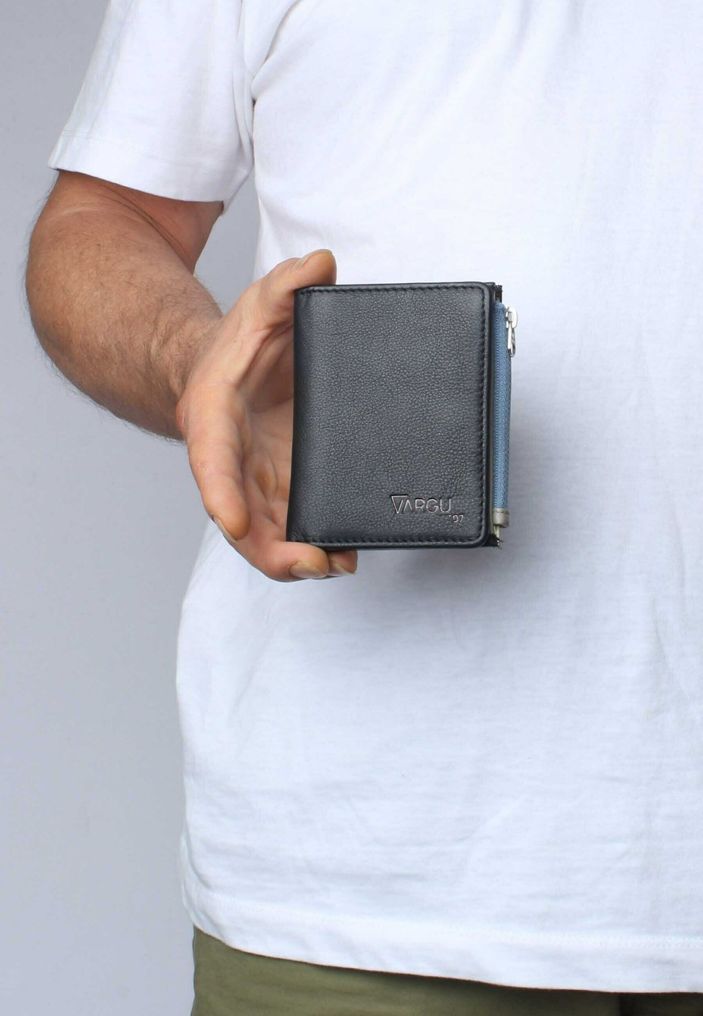 Кошелек SINE Vargu, черный
Кошелек SINE Vargu, черный