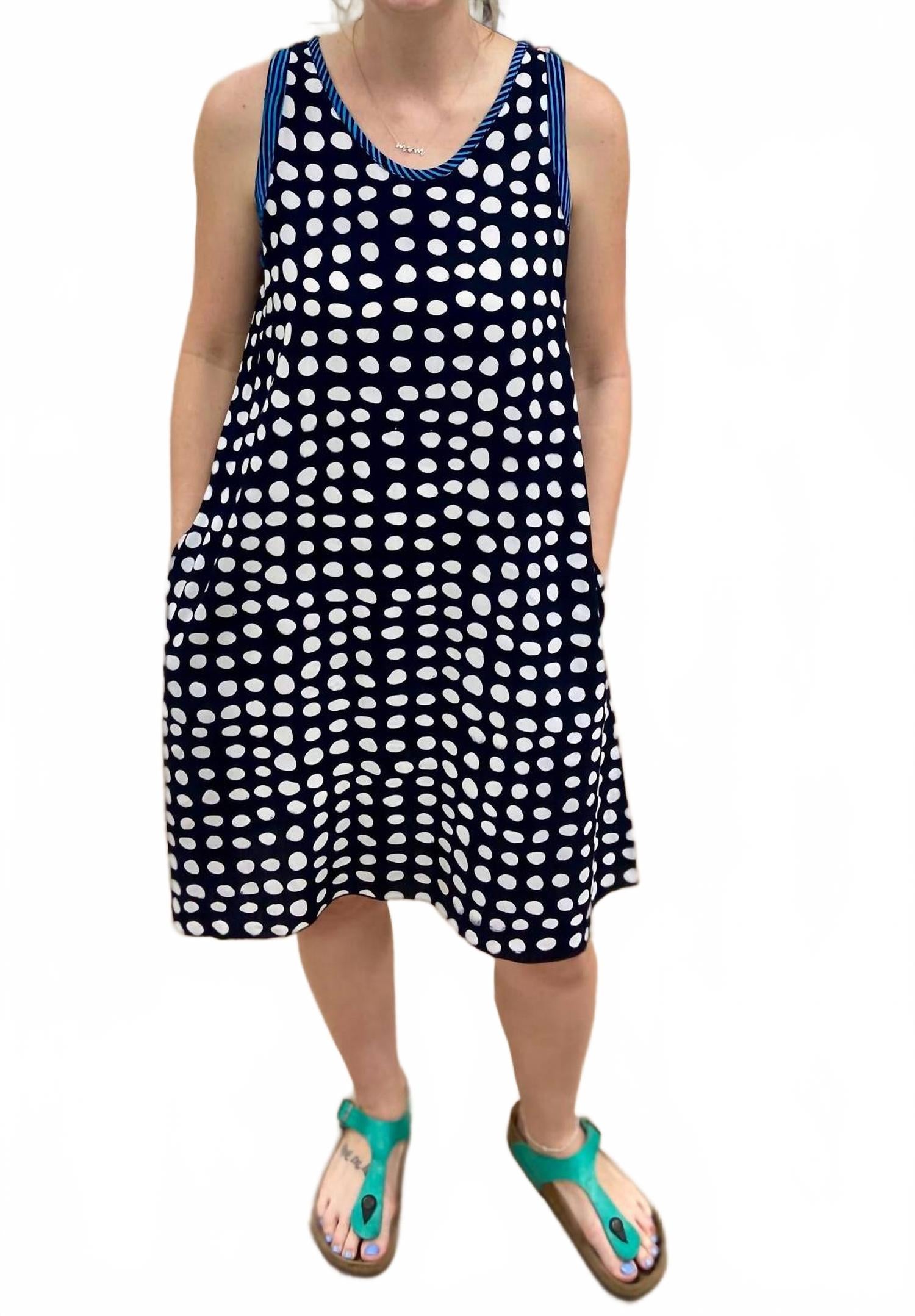 Смещенное платье до колена в черном цвете Iguana Lider
Смещенное платье до колена в черном цвете Iguana Lider