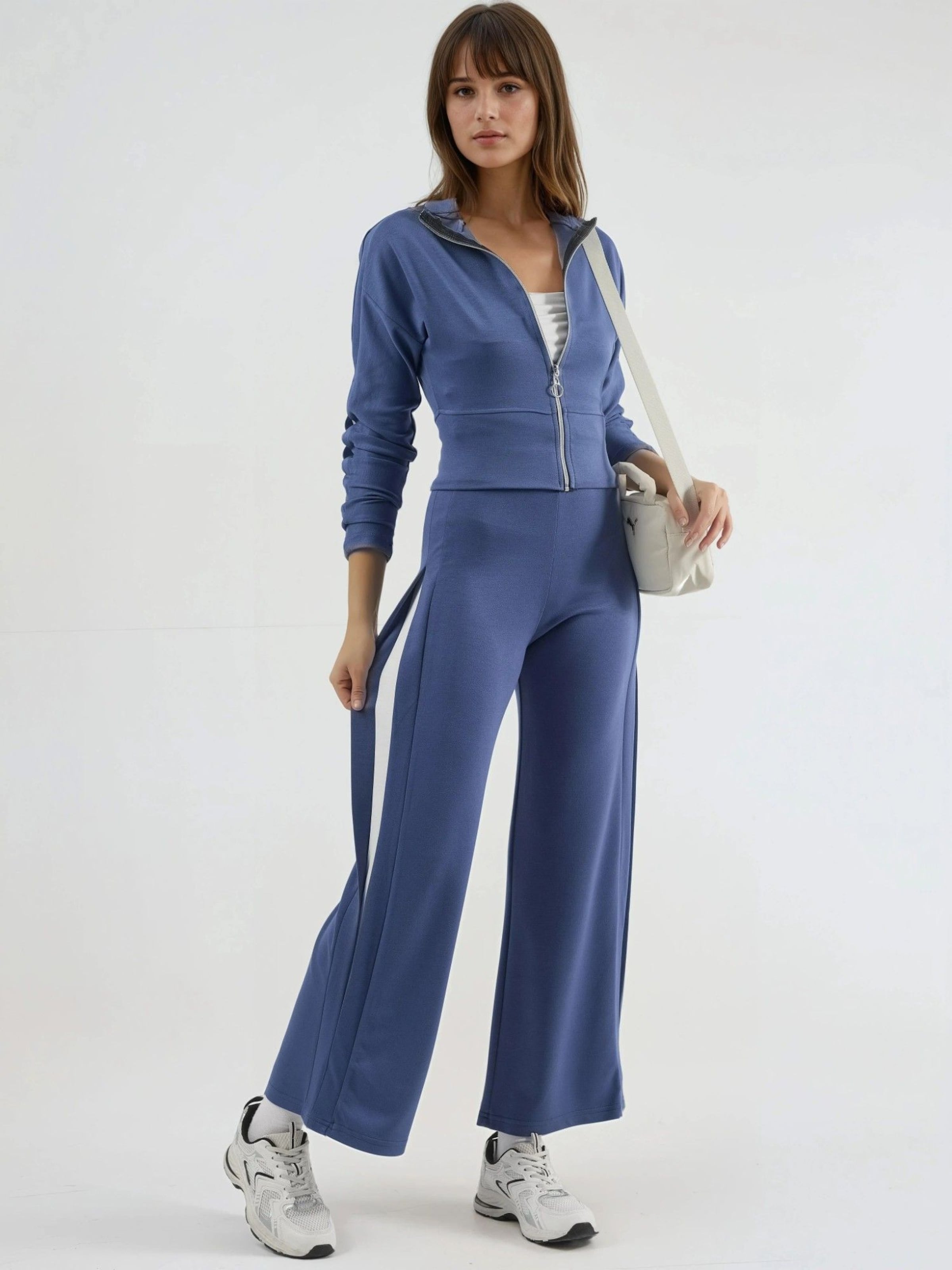 Hiccup Workwear в синем цвете
Hiccup Workwear в синем цвете