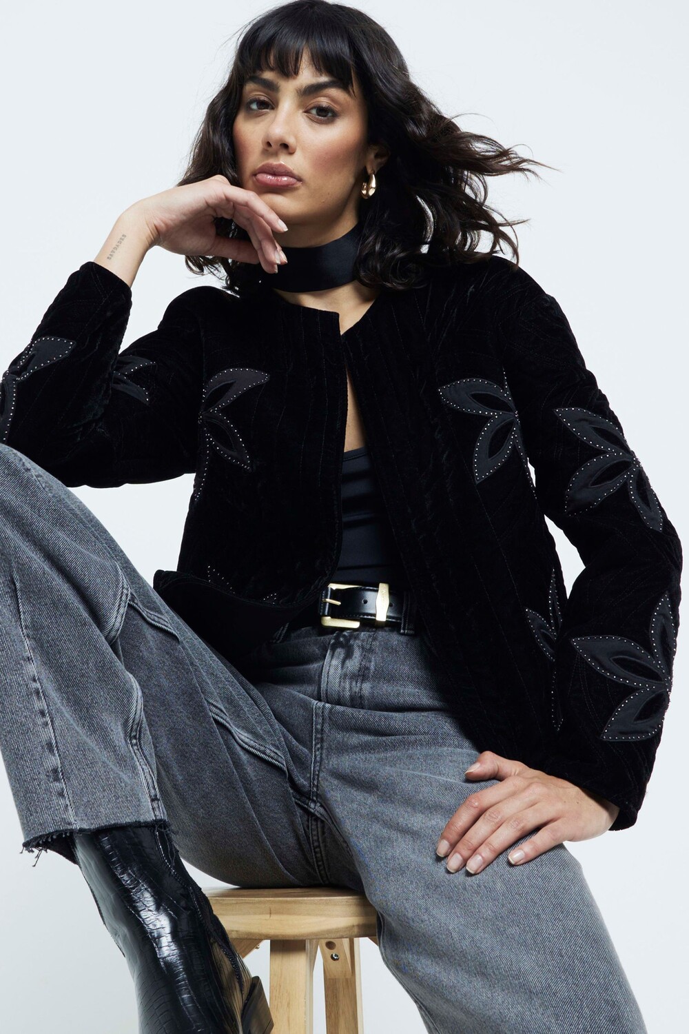 Бархатный пиджак халат с цветочным принтом River Island, черный
Бархатный пиджак халат с цветочным принтом River Island, черный