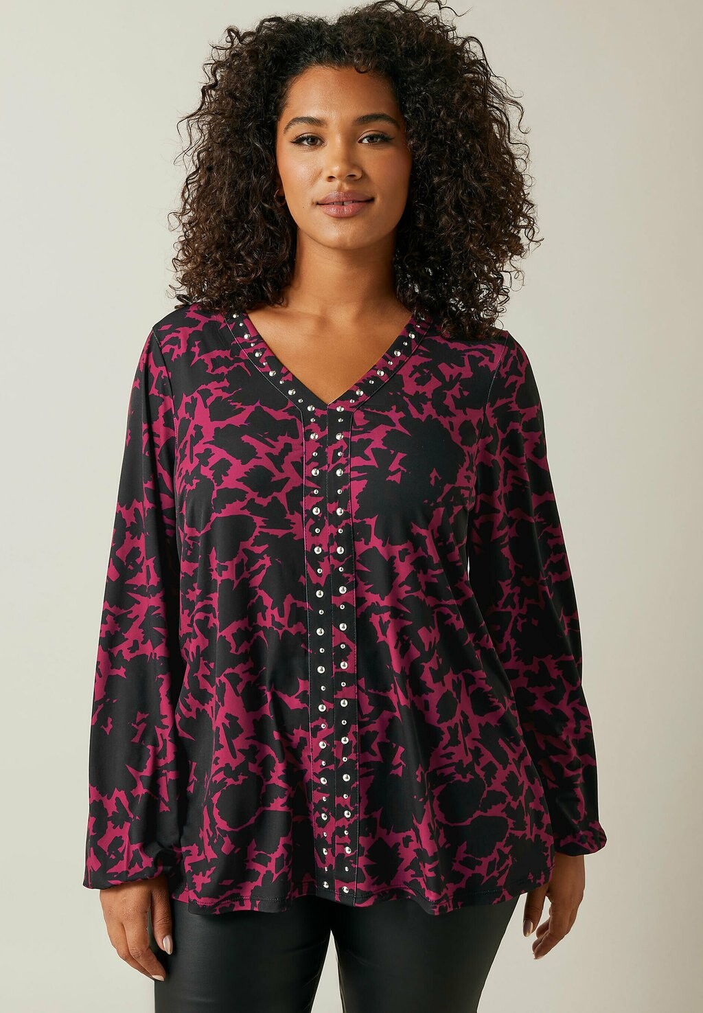 Блуза ABSTRACT Evans, черный
Блуза ABSTRACT Evans, черный