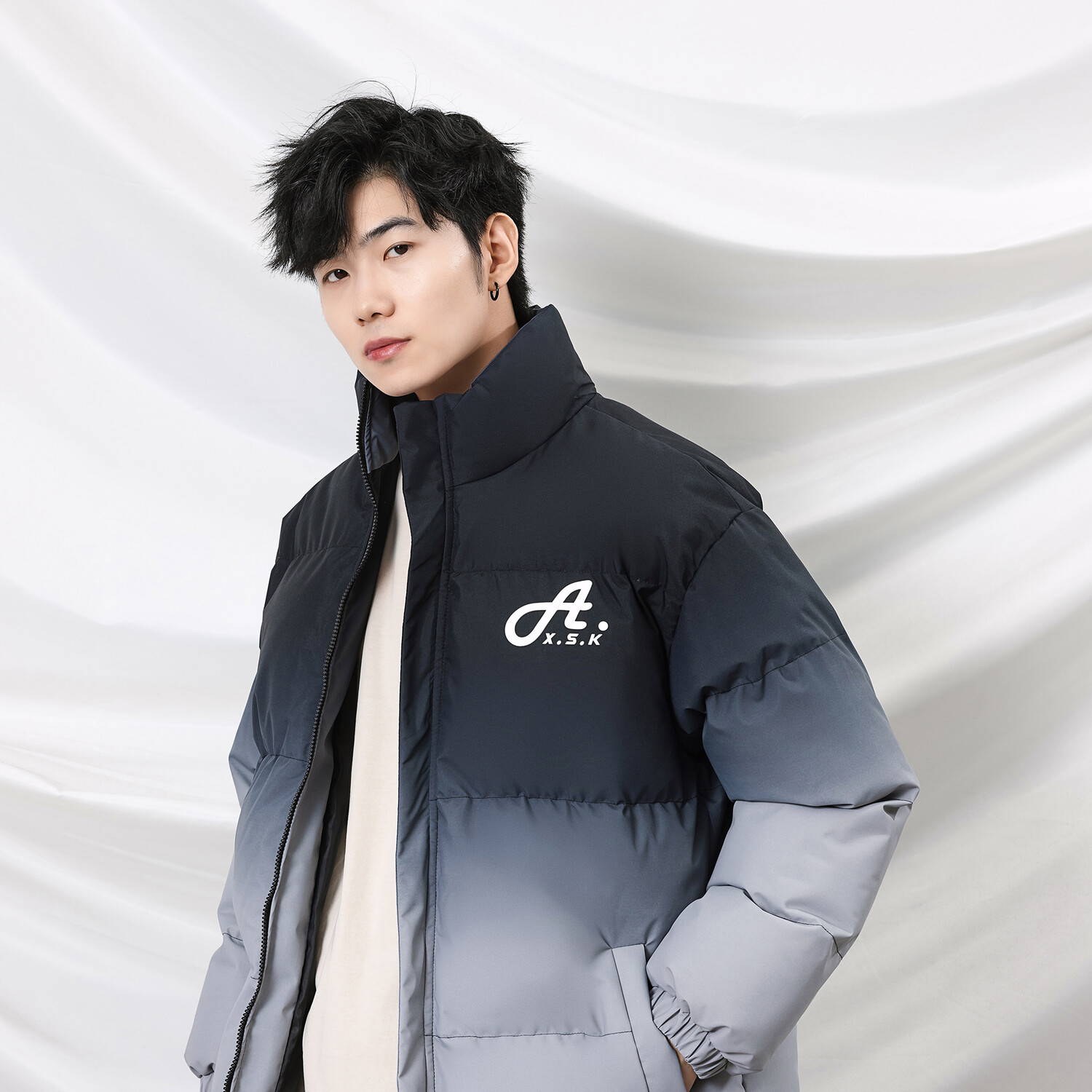 Повседневная спортивная одежда унисекс A.X.S.K
Повседневная спортивная одежда унисекс A.X.S.K