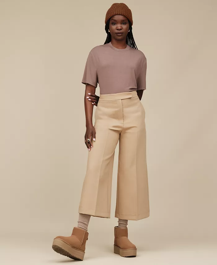 UGG Женская футболка Amarys Relaxed Crewneck Ugg, коричневый
UGG Женская футболка Amarys Relaxed Crewneck Ugg, коричневый