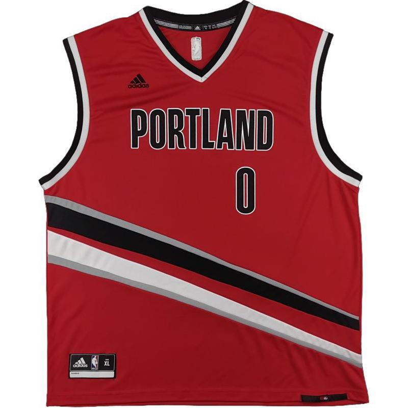 Adidas Баскетбольная майка мужская красная
Adidas Баскетбольная майка мужская красная