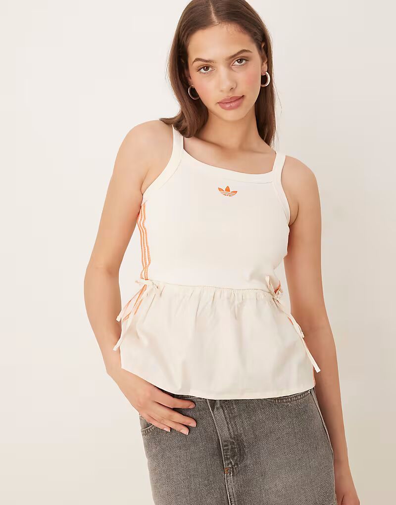 майка Adidas Originals crochet 3 в цвете off white
майка Adidas Originals crochet 3 в цвете off white