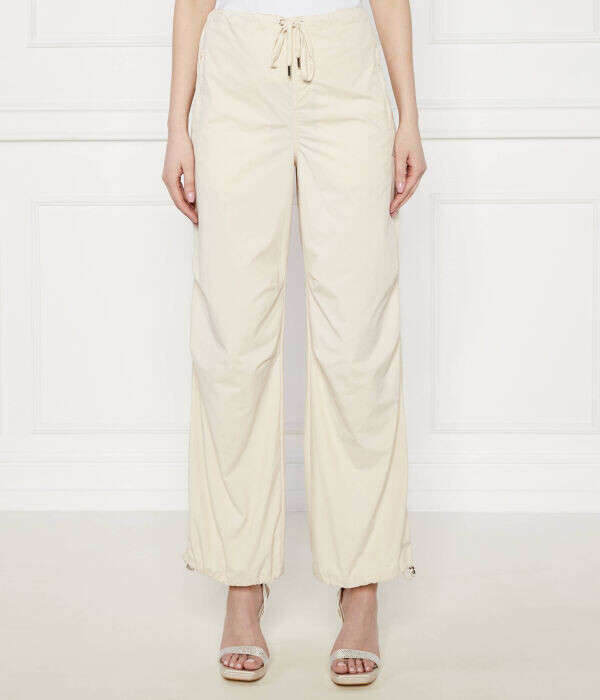 Штаны Juicy Couture Ayla Parachute, экрю
Штаны Juicy Couture Ayla Parachute, экрю