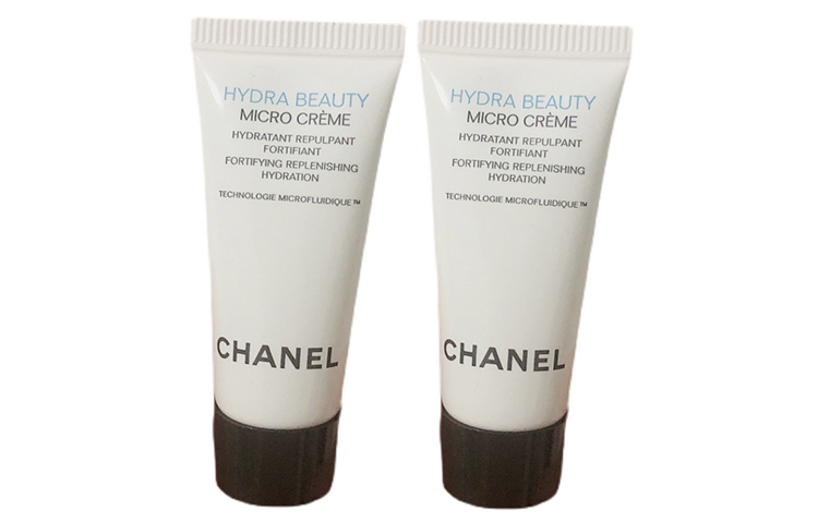 CHANEL Набор пробников Camellia Nourishing Micro Essence Cream увлажняющий, питающий и насыщающий 5 мл
CHANEL Набор пробников Camellia Nourishing Micro Essence Cream увлажняющий, питающий и насыщающий 5 мл