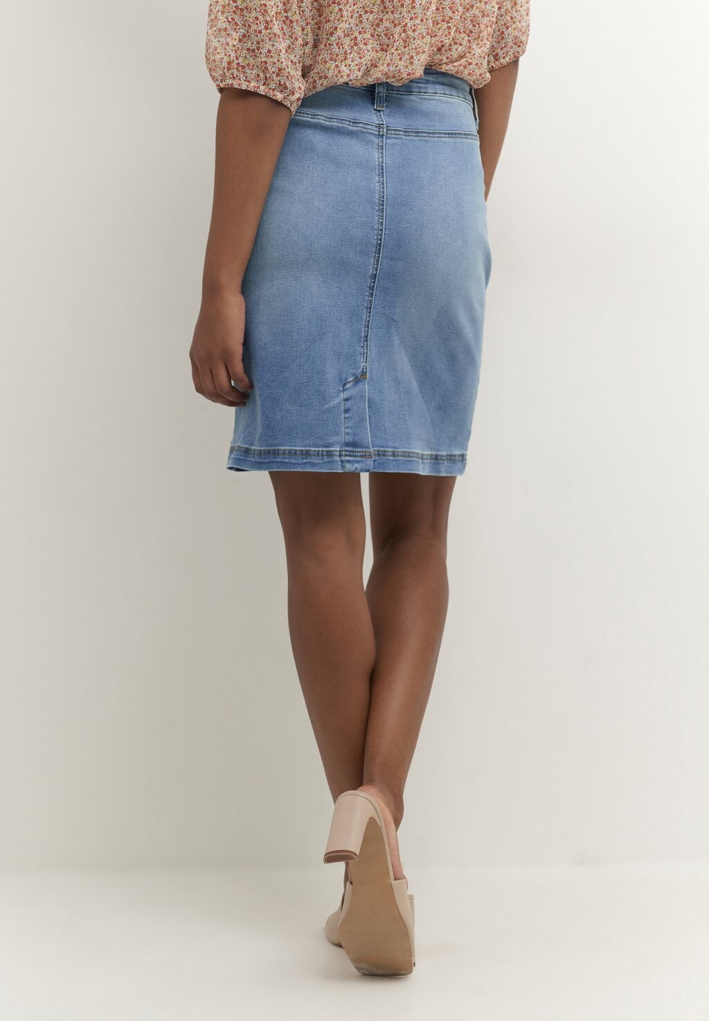 Юбка-карандаш CUBRIANA Culture, светло-голубой
Юбка-карандаш CUBRIANA Culture, светло-голубой