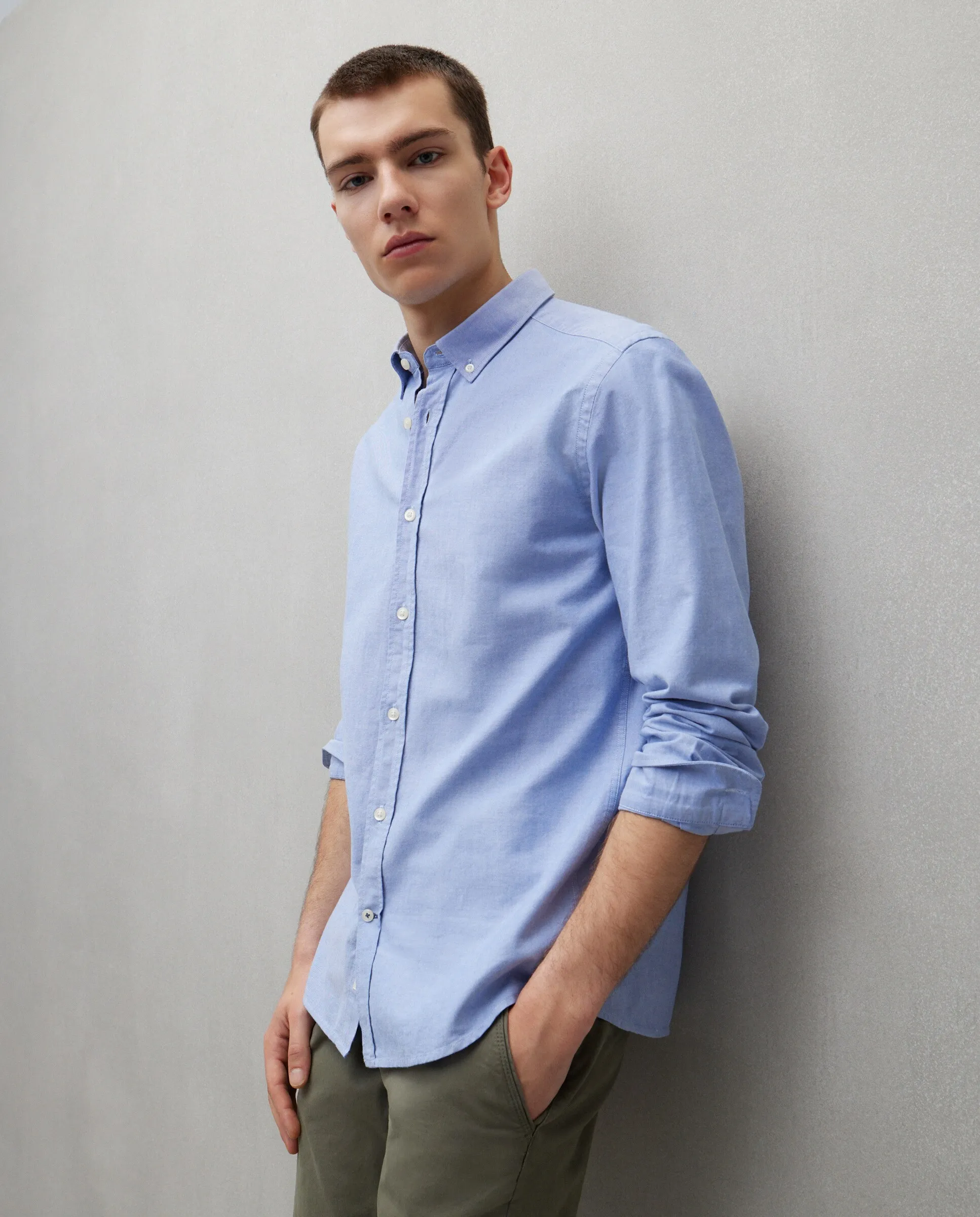 Мужская однотонная рубашка оксфорд с длинными рукавами Easy Wear, индиго
Мужская однотонная рубашка оксфорд с длинными рукавами Easy Wear, индиго