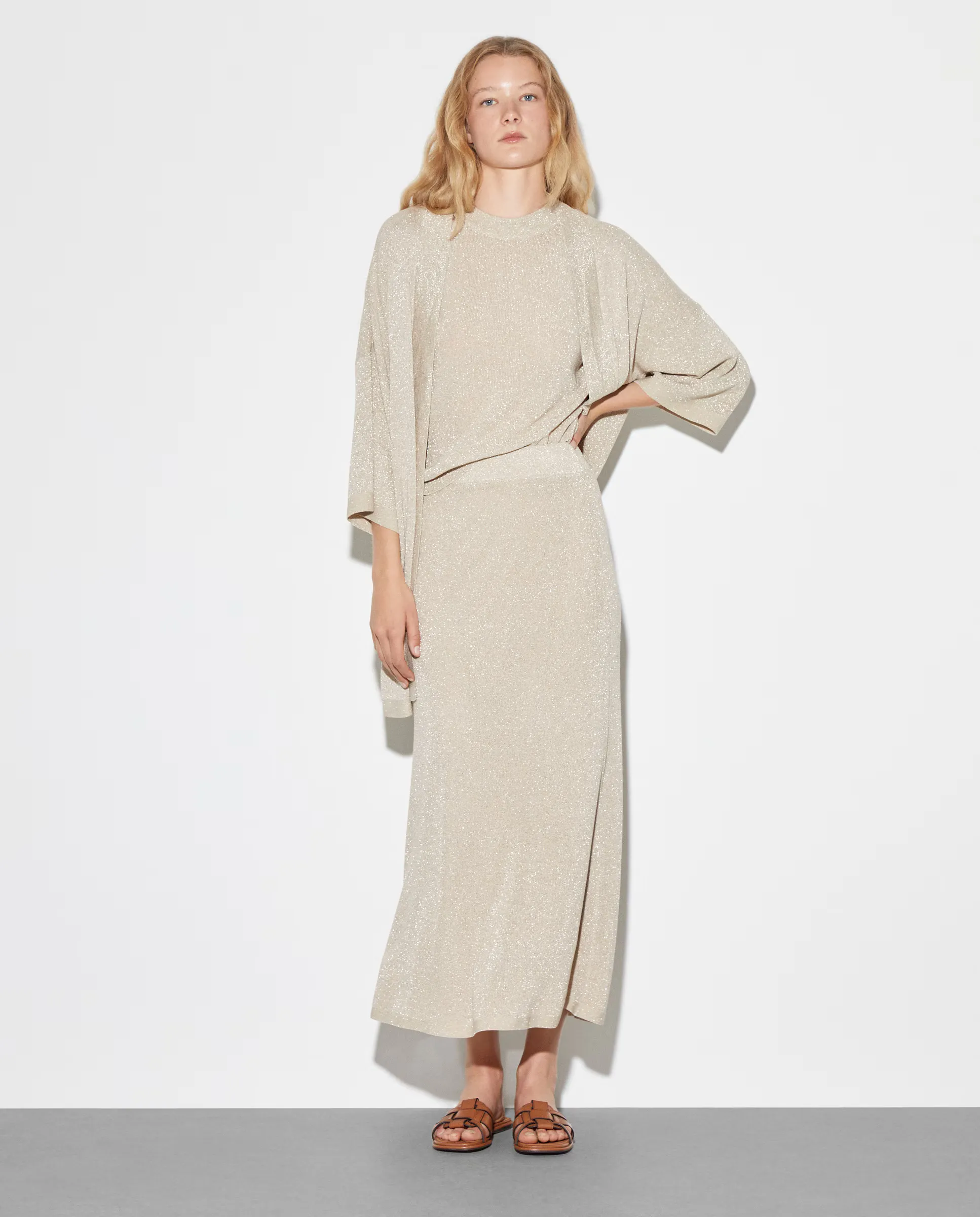 Женская длинная гладкая юбка Woman El Corte Inglés, золотой
Женская длинная гладкая юбка Woman El Corte Inglés, золотой