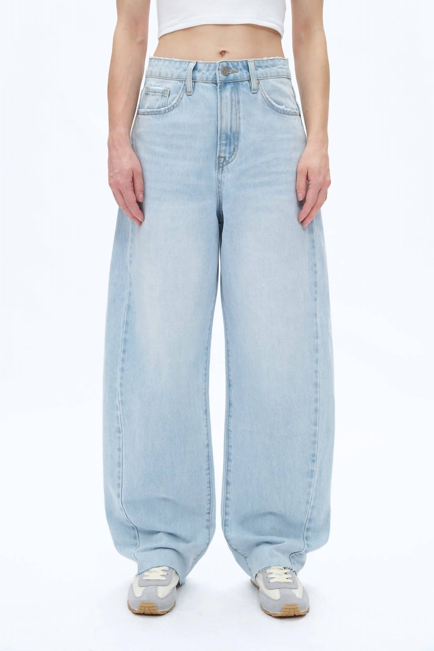 Супервысокие джинсы-бочонок с пайетками в светло-голубом цвете Bayeas
Супервысокие джинсы-бочонок с пайетками в светло-голубом цвете Bayeas