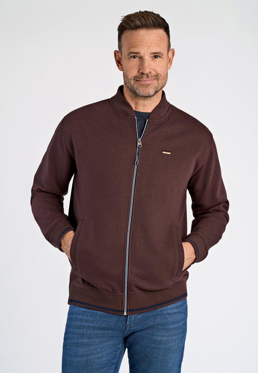 Толстовка Jack's Sportswear JACK BASEBALL COLLAR, Dk Red/Red
Толстовка Jack's Sportswear JACK BASEBALL COLLAR, Dk Red/Red