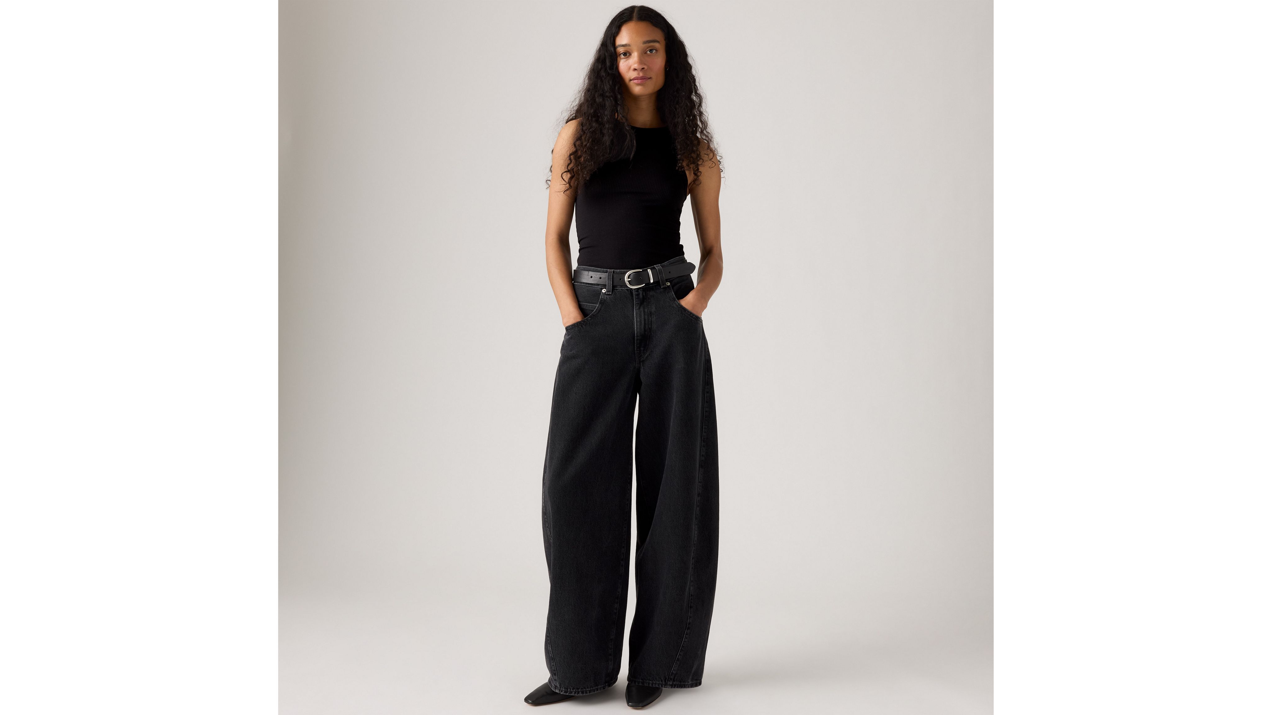 Женские джинсы Super Baggy Barrel Levi's, Open Mind - Black
Женские джинсы Super Baggy Barrel Levi's, Open Mind - Black