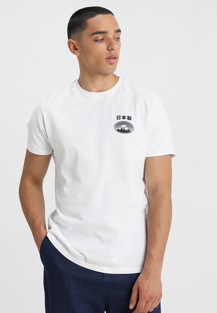 Футболка Edwin FUJI SAN , White
Футболка Edwin FUJI SAN , White