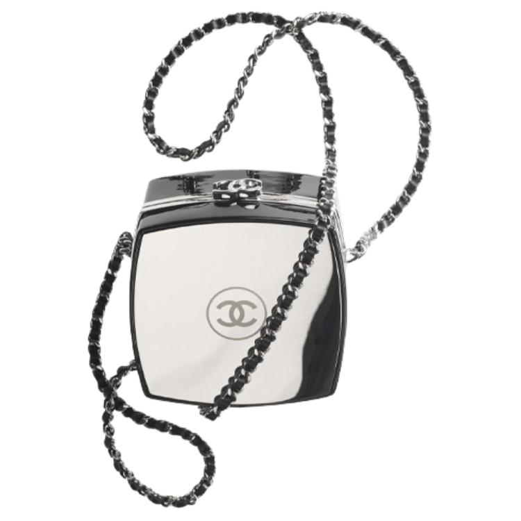 Зимняя сумка кросс-боди 21k CHANEL
Зимняя сумка кросс-боди 21k CHANEL