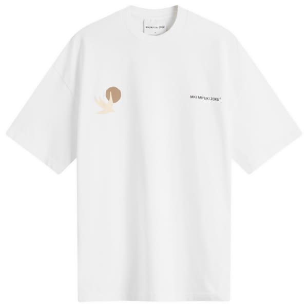 Футболка с изображением ласточки Мки Mki Miyuki-Zoku, белый 
Футболка с изображением ласточки Мки Mki Miyuki-Zoku, белый