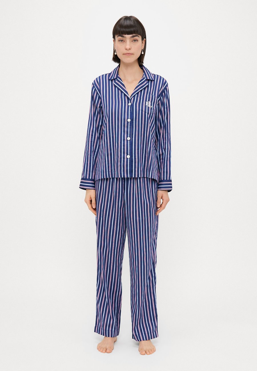 Пижамный комплект Lauren Ralph Lauren NOTCH COLLAR PAJAMA, Navy /Dark Blue
Пижамный комплект Lauren Ralph Lauren NOTCH COLLAR PAJAMA, Navy /Dark Blue