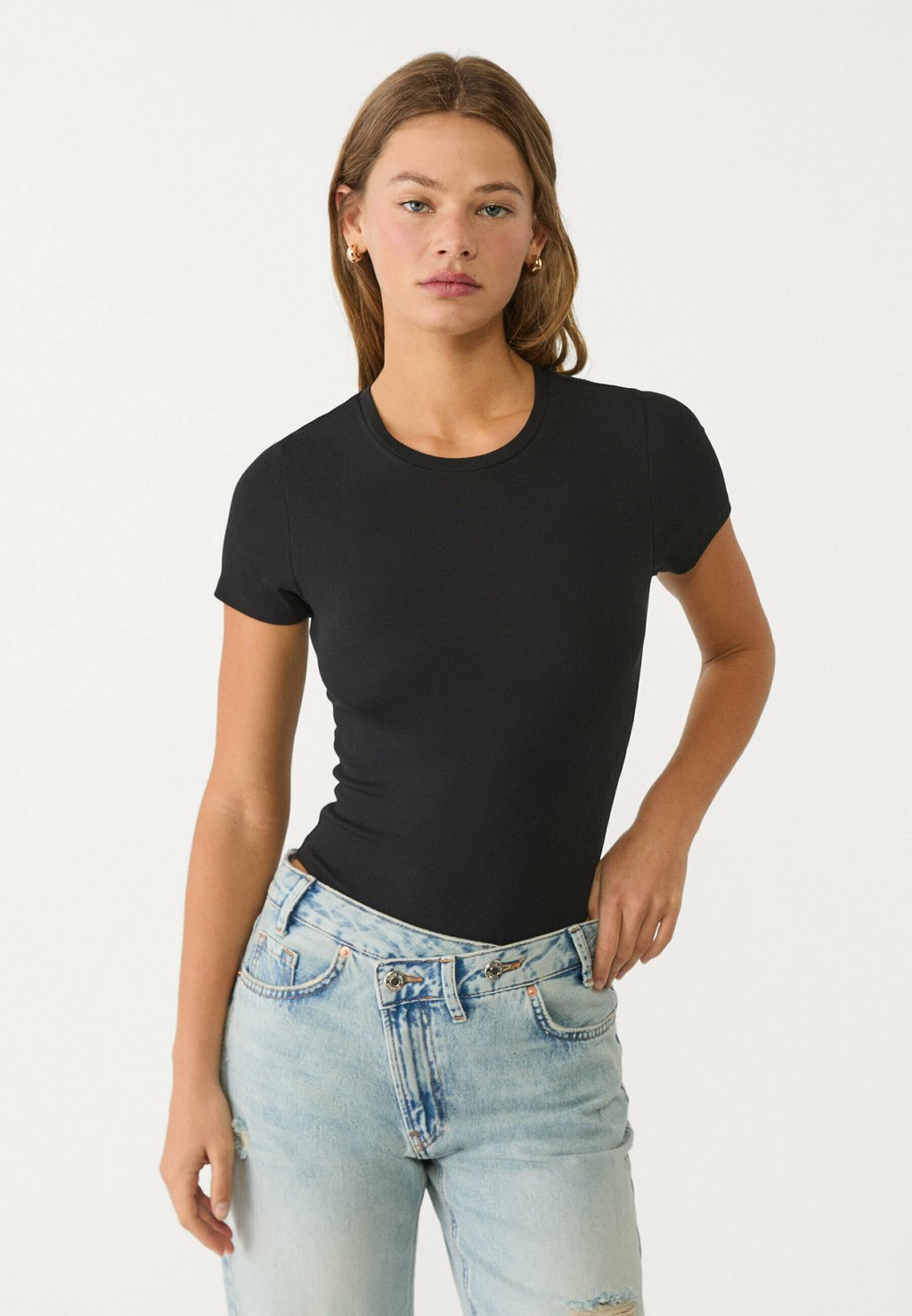 Базовая футболка ROUND NECK Stradivarius, черный
Базовая футболка ROUND NECK Stradivarius, черный