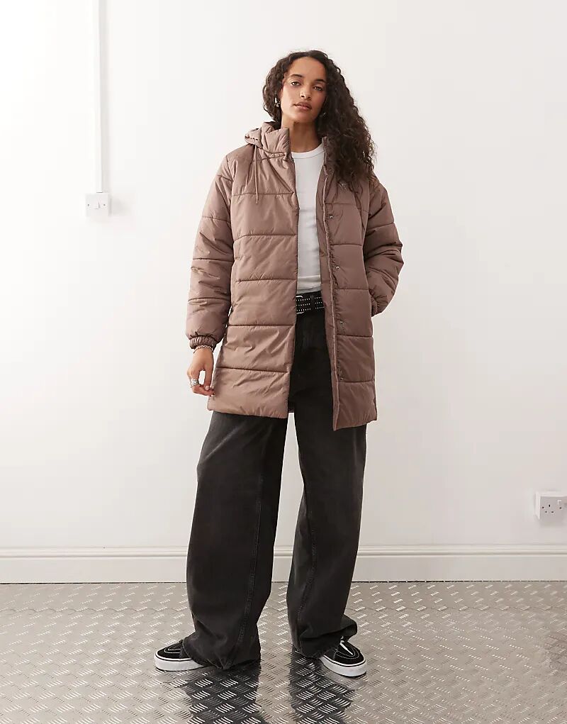 Длинная стеганая куртка Vans Mte Hillgate в темно-сером цвете
Длинная стеганая куртка Vans Mte Hillgate в темно-сером цвете