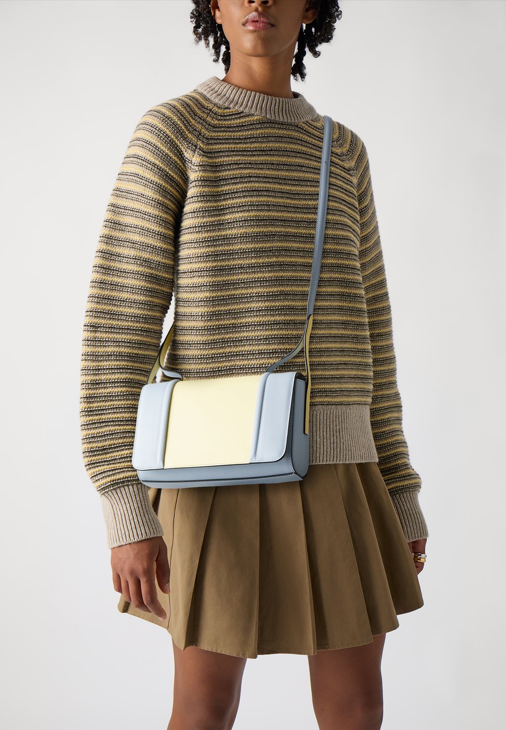 Сумка через плечо RIVA CROSSBODY Furla, светло-желтый
Сумка через плечо RIVA CROSSBODY Furla, светло-желтый