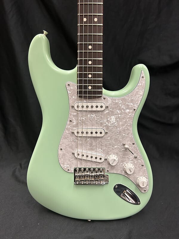 Электрогитара Fender Cory Wong Stratocaster - Satin Surf Green
Электрогитара Fender Cory Wong Stratocaster - Satin Surf Green