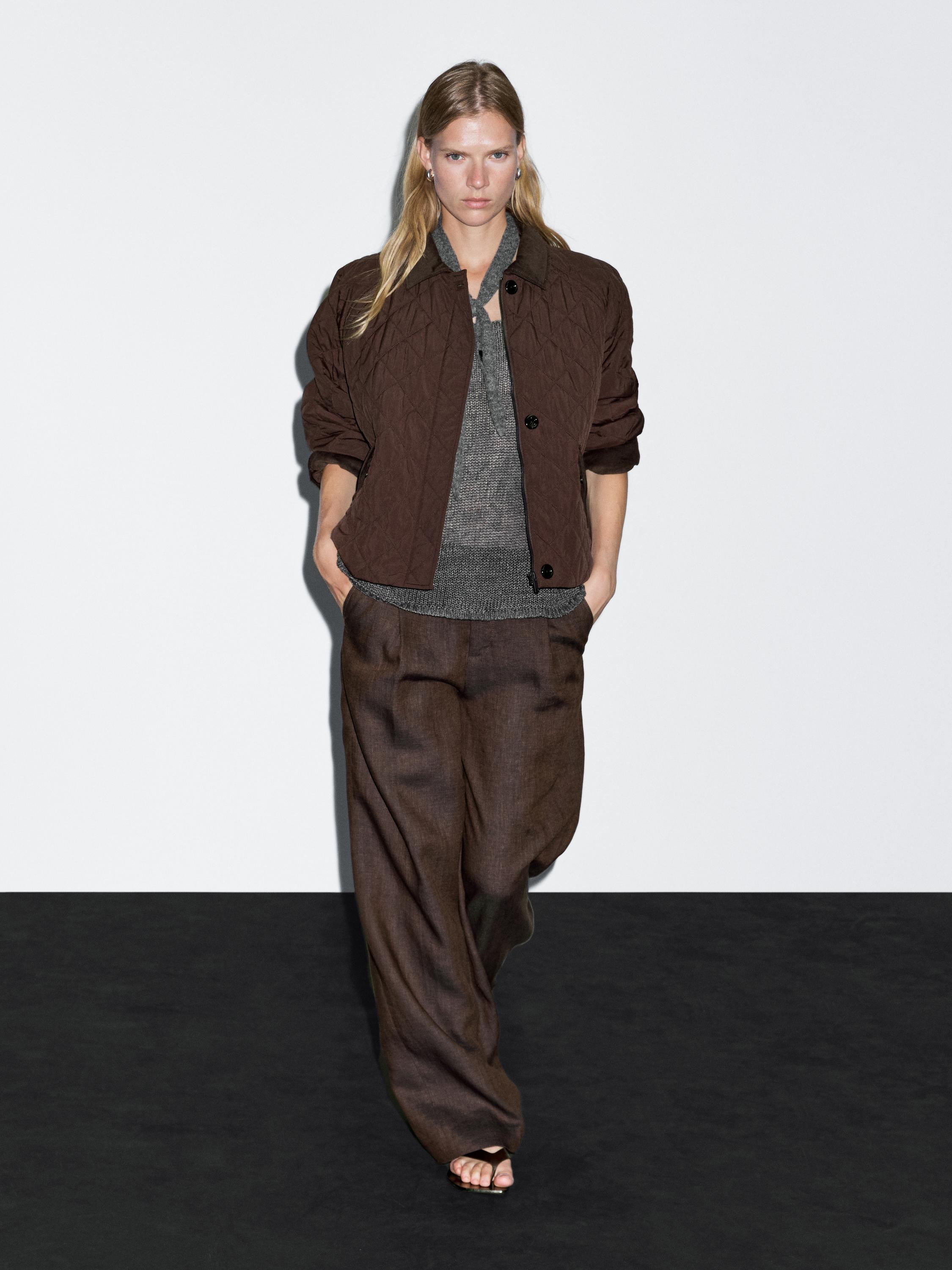 Короткая водоотталкивающая куртка с вельветовыми деталями Massimo Dutti, бургундия
Короткая водоотталкивающая куртка с вельветовыми деталями Massimo Dutti, бургундия