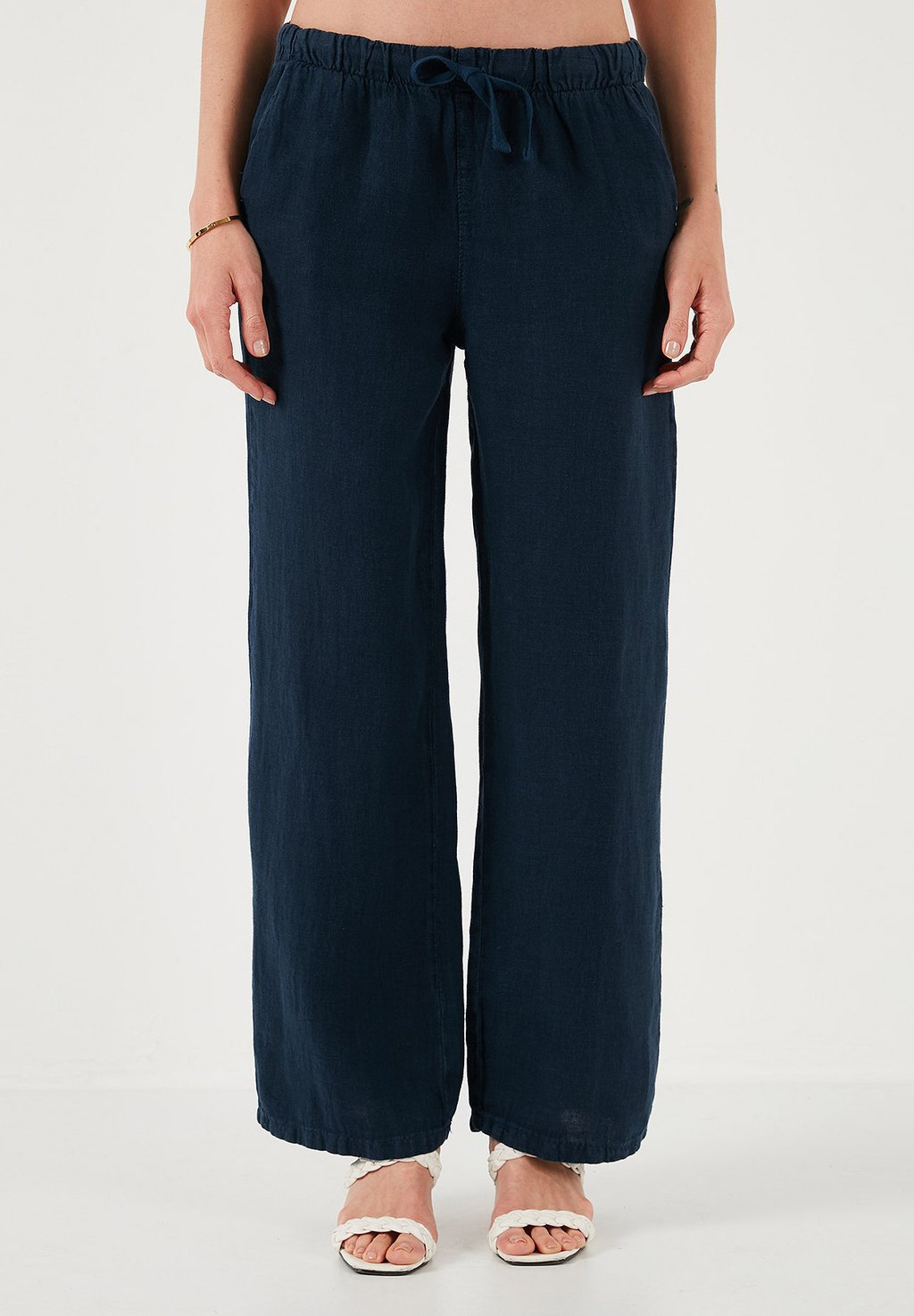 Брюки LELA, темно-синий
Брюки LELA, темно-синий