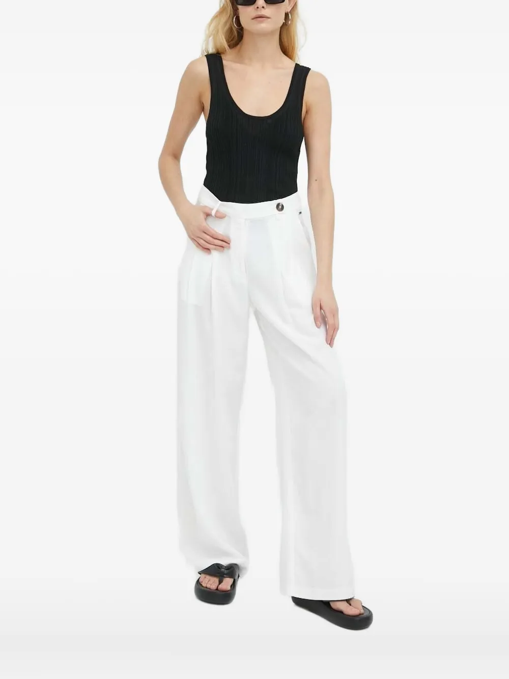 Ребристый топ с круглым вырезом lovechild, черный
Ребристый топ с круглым вырезом lovechild, черный