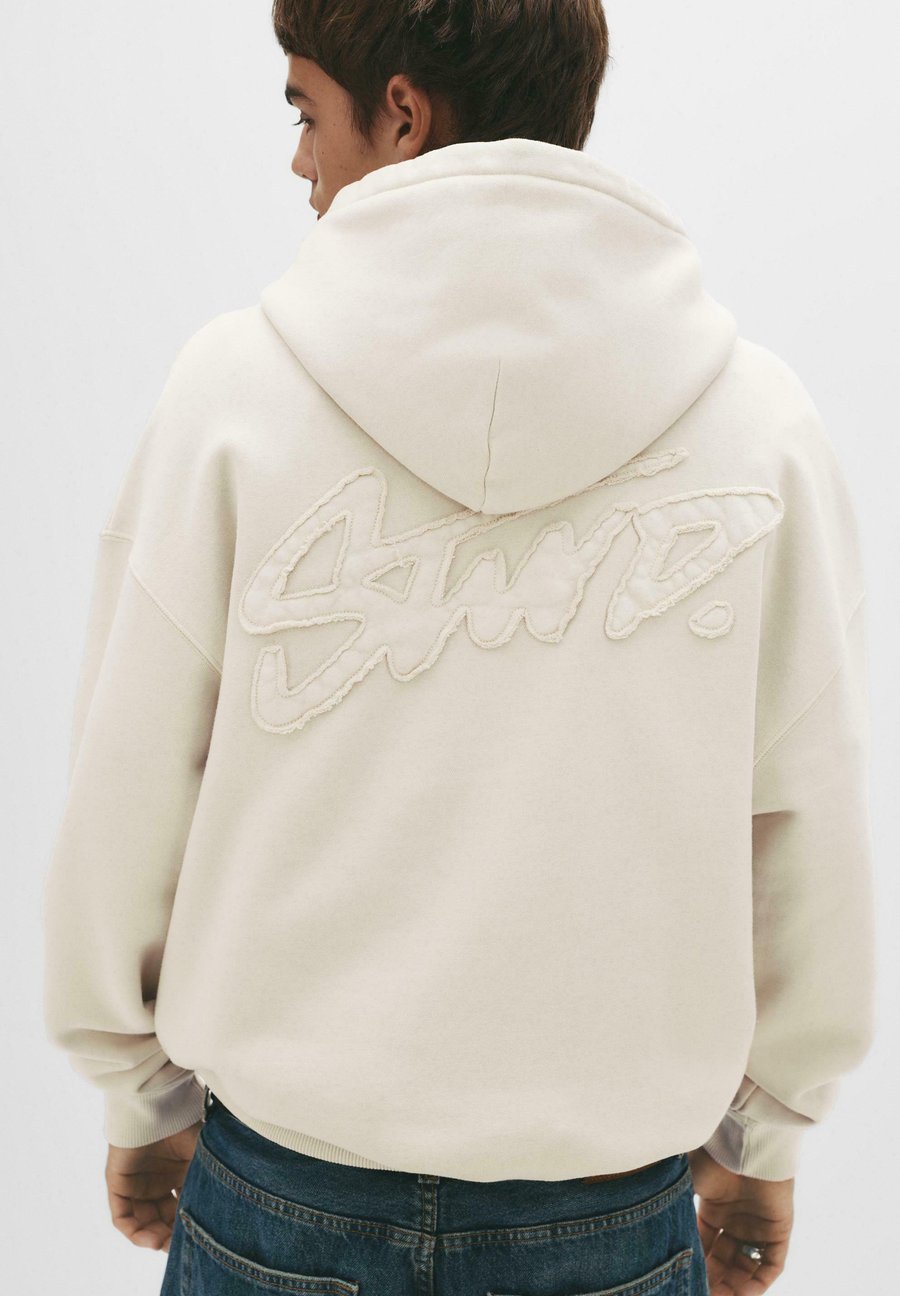Худи PULL&BEAR STWD PATCH, Sand
Худи PULL&BEAR STWD PATCH, Sand