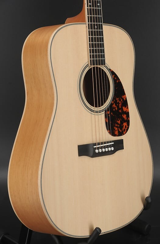 Акустическая гитара Larrivee D-40 MH Legacy Series Sitka Spruce Mahogany
Акустическая гитара Larrivee D-40 MH Legacy Series Sitka Spruce Mahogany