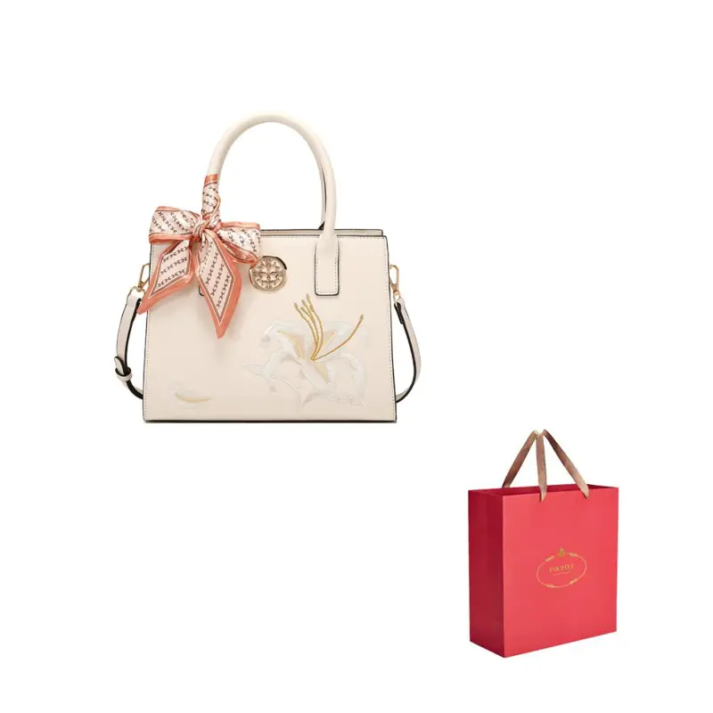 PAYOT Синтетическая кожаная сумка через плечо, Ecru
PAYOT Синтетическая кожаная сумка через плечо, Ecru