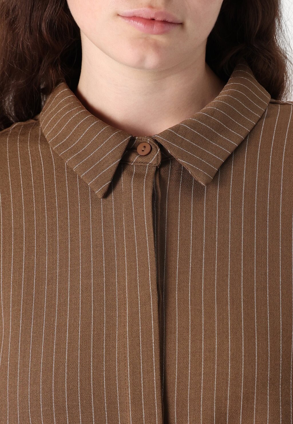 Блузка на пуговицах CARPINNY LOOSE SHIRT ONLY Carmakoma, темно-коричневый
Блузка на пуговицах CARPINNY LOOSE SHIRT ONLY Carmakoma, темно-коричневый