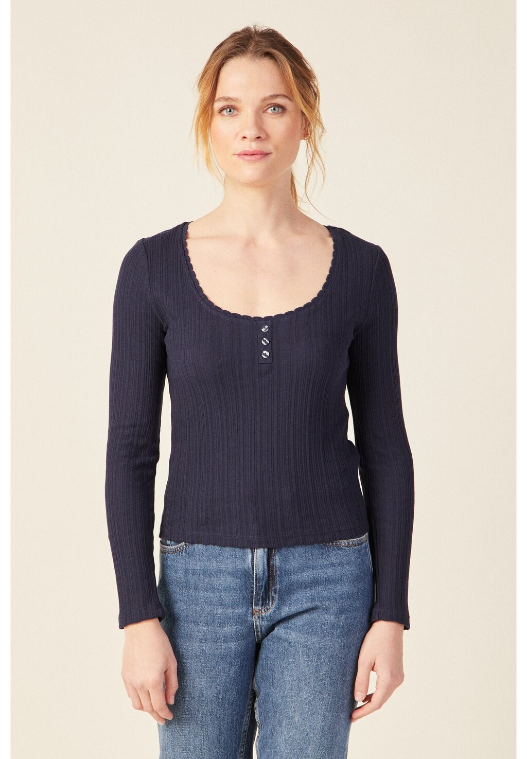 Блузка MIT LANGEN ÄRMELN BONOBO Jeans, цвет bleu marine
Блузка MIT LANGEN ÄRMELN BONOBO Jeans, цвет bleu marine