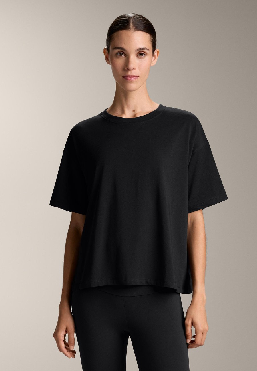 Футболка OYSHO BOXY SHORT SLEEVED , Black
Футболка OYSHO BOXY SHORT SLEEVED , Black