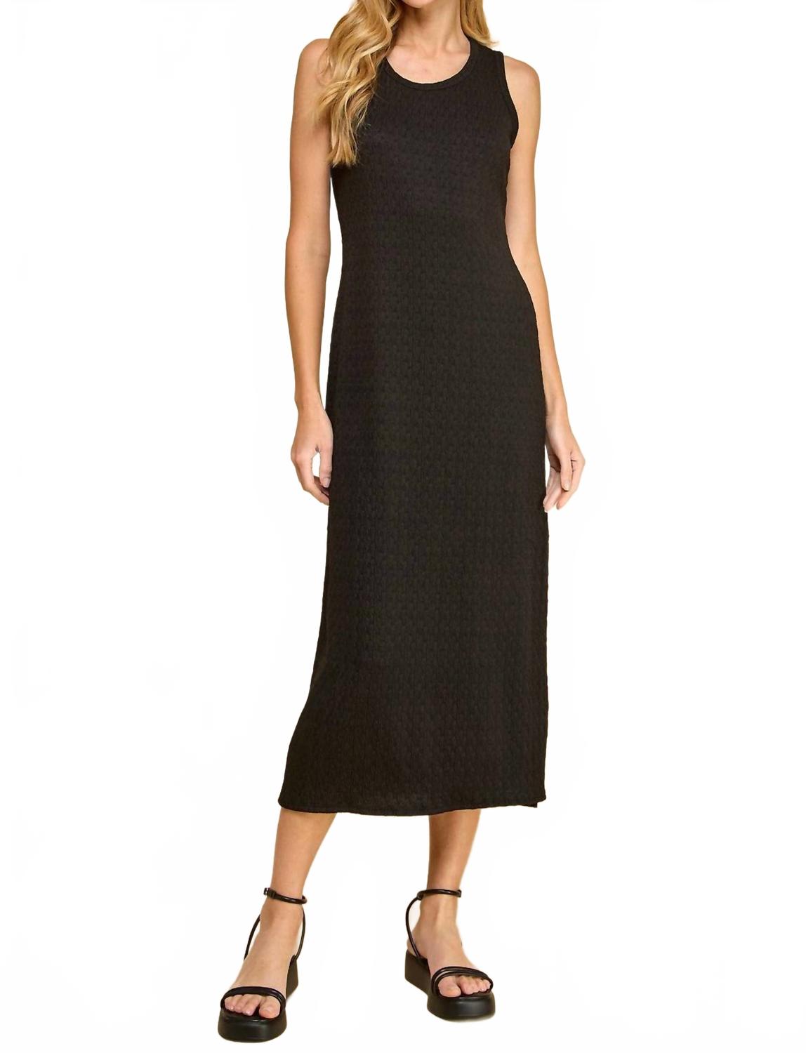 Черное цельнокроеное миди-платье без рукавов Les amis
Черное цельнокроеное миди-платье без рукавов Les amis