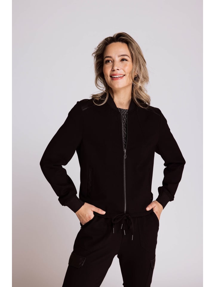 Блейзер ZHRILL, черный
Блейзер ZHRILL, черный