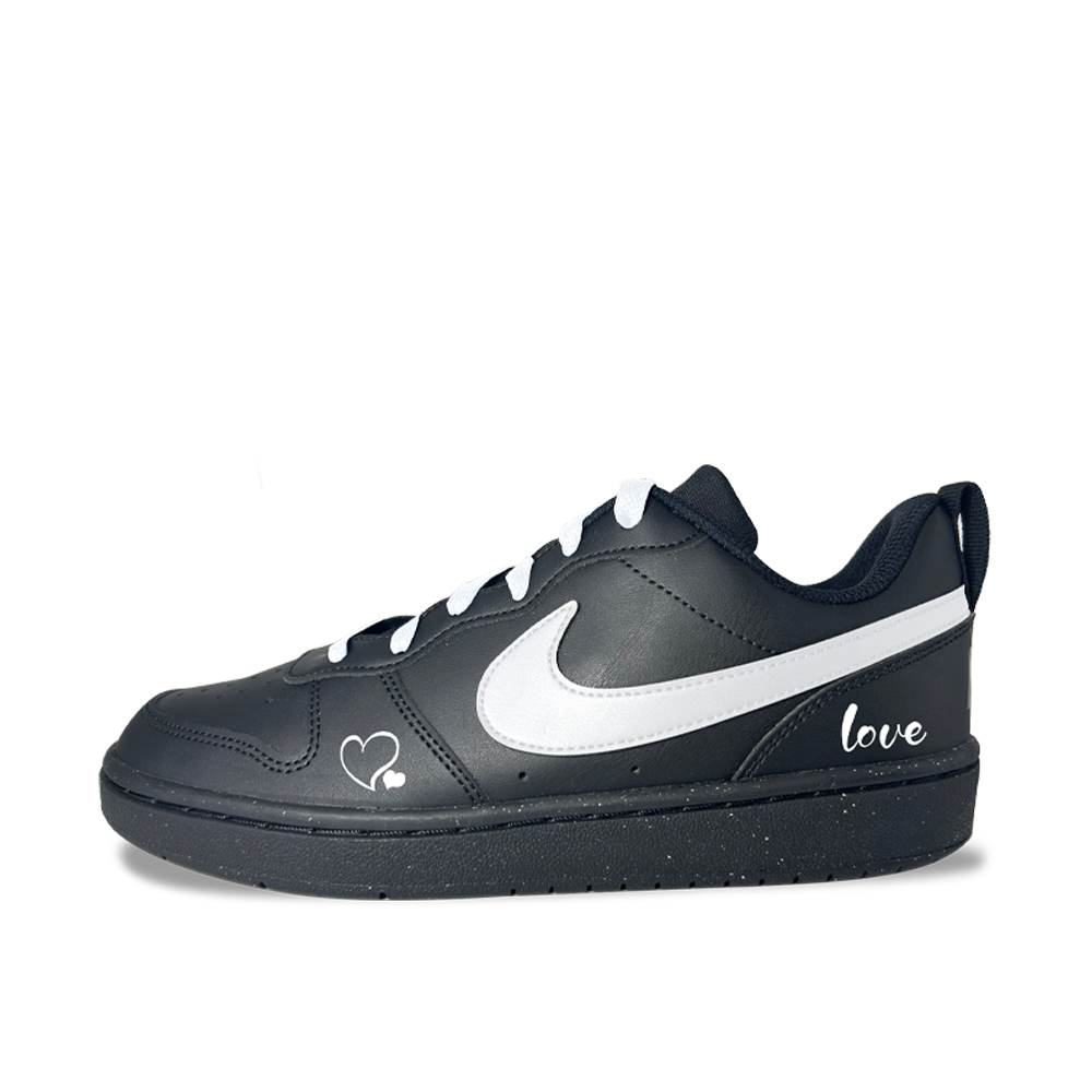 Court Borough In The Name Of Love нескользящие устойчивые к истиранию низкие детские скейтбординговые кроссовки Nike, черный
Court Borough In The Name Of Love нескользящие устойчивые к истиранию низкие детские скейтбординговые кроссовки Nike, черный