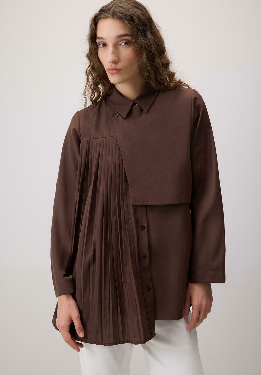 Блуза Touché Privé WITH PLEAT DETAIL, Brown/Brown
Блуза Touché Privé WITH PLEAT DETAIL, Brown/Brown